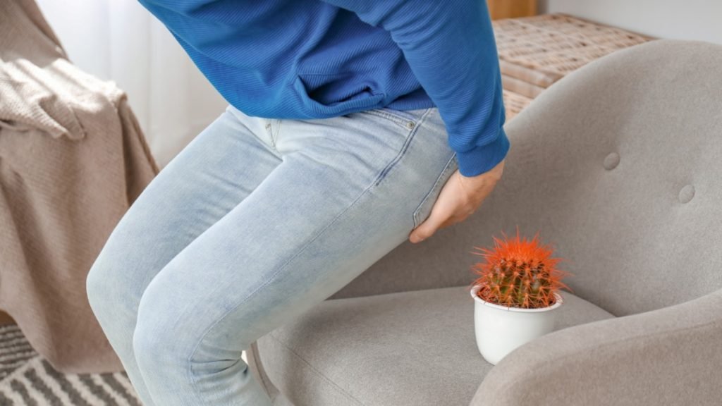 पाइल्स कैंसर के शुरुआती लक्षण क्या हैं By Jeevan Ayurveda